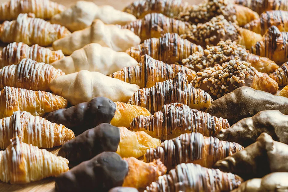 MANOLO BAKES